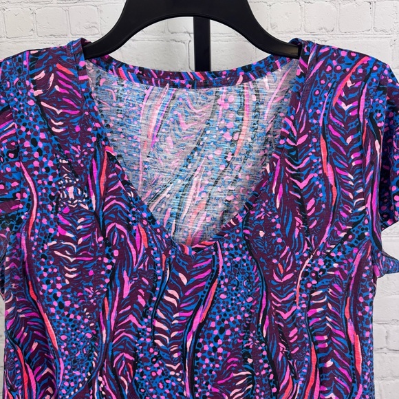 Lilly Pulitzer Etta V-Neck Blue Flare Always Pawsitive Top Size Medium - Picture 2 of 6